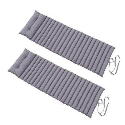 deux matelas gonflables gris avec des sangles, sur fond blanc