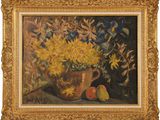 tableau représentant des fleurs jaunes dans un vase et des fruits sur une table