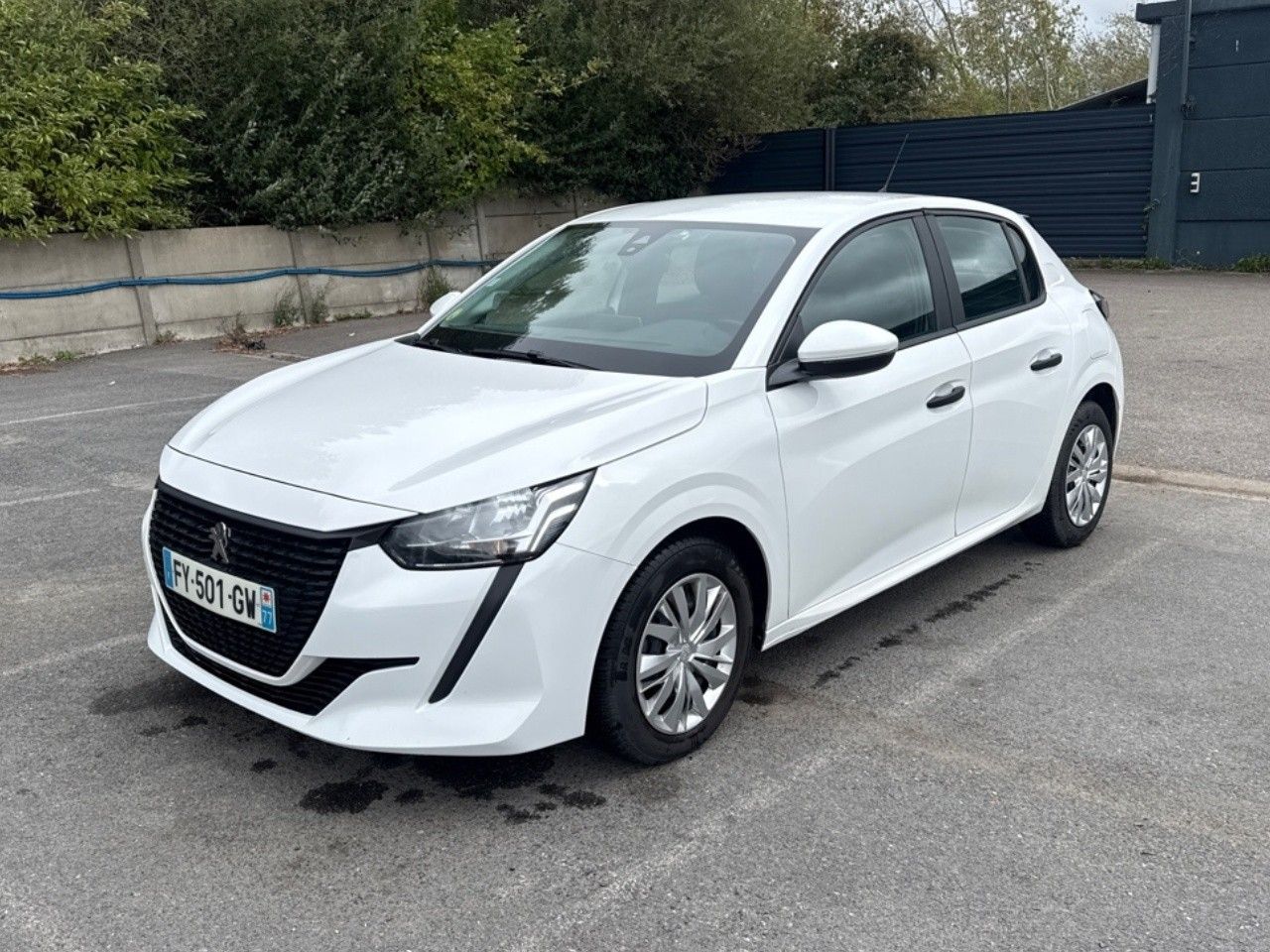 PEUGEOT 208 STE BLUEHDI 100 S&S BVM6 PREMIUM PACK - Genre : VASP - Carrosserie : DERIV VP - Energie : GO - Couleur : ...