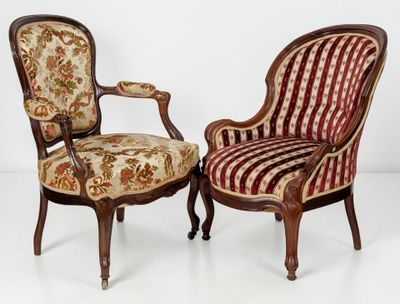 paire de fauteuils de style Louis XV avec assises rembourrées