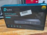 un boîtier TP-Link TL-SG108D à 10 ports Gigabit