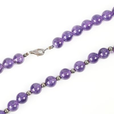 Collier de perles d'améthyste (10 mm), la monture en argent. - Photo 1
