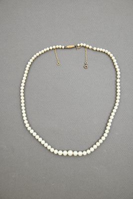 Collier de perles de culture en chute (3.7 à 7.8mm environ)