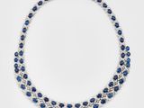 un collier en saphir et diamants, par Person