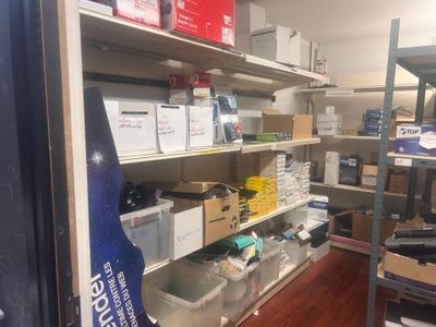 Contenu de la réserve informatique : - Photo 1