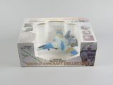 une boîte contenant une maquette d'avion de chasse
