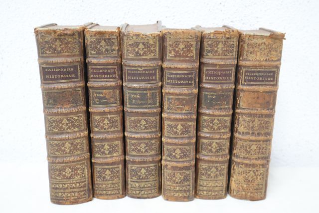 Nouveau dictionnaire historique ou histoire abrégé. Caen, Le Roy,...