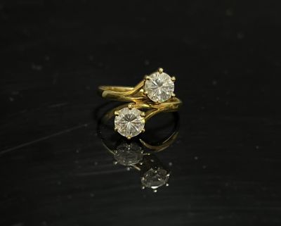 BAGUE Toi et Moi en or jaune 750/°°° (18K) ornée de deux pie… - Photo 1