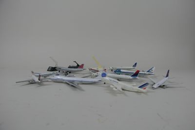 beaucoup d'avions cloués au sol