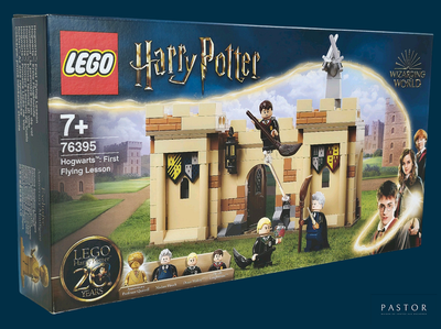 une boîte de Lego « Harry Potter » représentant le château de Poudlard