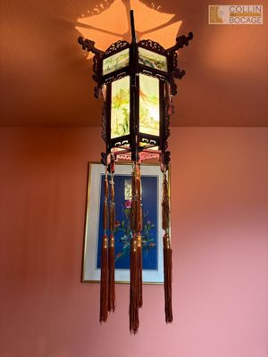 Chambre chinoise composée d'un meuble à deux portes laquées …