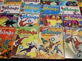 beaucoup de livres pour enfants qui se trouvent sur la table