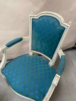 Paire de fauteuils en cabriolet dossier chapeau de gendarme … (photo 2)