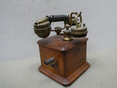 Téléphone ERICSSON de 1925 en acajou et laiton - Photo 1