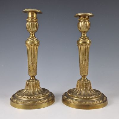 PAIRE DE BOUGEOIRS de Style Louis XVI - Circa 1900 en bronze…