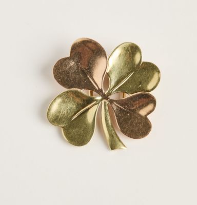 broche en forme de trèfle à quatre feuilles plaquée or, haute résolution, haute résolution