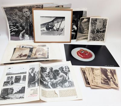 un assortiment de photographies en noir et blanc et d'images représentant des personnes dans un avion