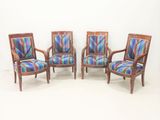 trois chaises en bois avec un revêtement coloré, revêtement, revêtement, revêtement, revêtement, revêtement, revêtement, revêtement, revêtement, revêtement