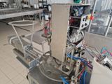 une photo d'une machine dans une usine