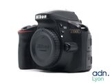 nik d5000 digital slr camera with 18 - 55mm lens and 18 - 55mm lens