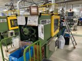 une machine qui se trouve au milieu d'une usine