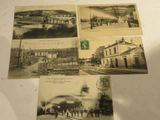 quelques vieilles cartes postales représentant des bâtiments anciens et des passants dans la rue