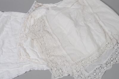 Nappe d'autel en coton blanc incrustée de dentelle au croche…