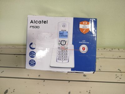 1 téléphone fixe de maque ALCATEL - Modèle : F530