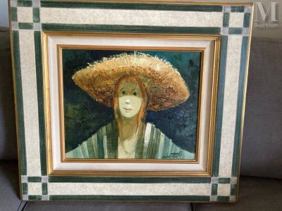un tableau représentant une femme portant un chapeau de paille, assise sur un canapé