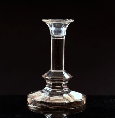 BACCARAT, dans le goût de. Important bougeoir en cristal tai…
