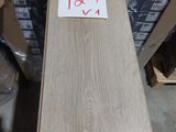 beaucoup de bois qui traîne par terre