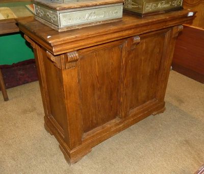 Meuble formant bar en chêne ouvrant sur l'arrière par 2 port…