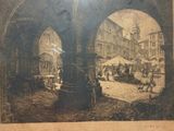 une vieille photo représentant une scène de rue avec des passants