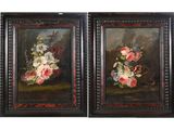 deux tableaux encadrés représentant des fleurs dans un vase posé sur une table