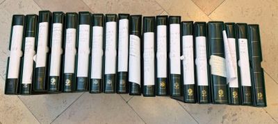 Important lot de timbres comprenant 19 albums Yvert et Telli…