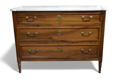 Commode en noyer et placage de noyer ouvrant par trois tiroi… - Photo 1