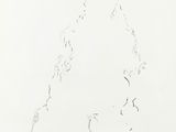 un dessin en noir et blanc représentant une montagne sur une feuille blanche