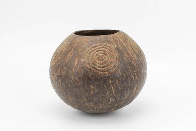 Récipient d'eau ou de nourriture décoré de cinq motifs de ce…