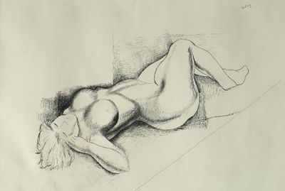 dessin au crayon représentant une femme allongée sur le dos, par terre