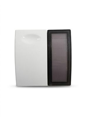 une image représentant un distributeur de savon en noir et blanc sur fond blanc