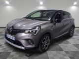 le nouveau renault c - cross suv est garé dans un showroom