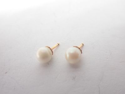 Paire de puces d'oreilles en or et perles, poids 1,2g tel (accidents a - Photo 1