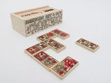 un jeu de blocs en bois comprenant une boîte et quatre pièces en bois