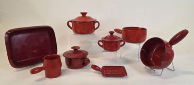 Pierre RINAUDO (1931-1980) Ensemble de 8 pièces en grès à ém…
