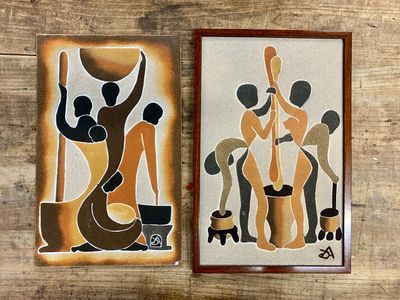 Paire de tableaux en sable aggloméré sur panneau représentan…