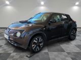 Le SUV Nissan Juke est garé dans une grande pièce