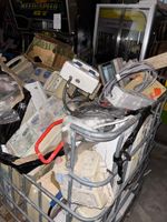 Benne à déchets basculante à roulettes MACC (photo 4)