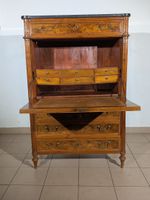 Secrétaire en noyer et ronce de noyer ouvrant par un abattan… (photo 4)