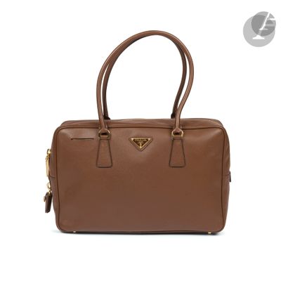 Sac à main Prada en cuir marron avec finitions dorées