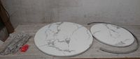 Lot de 2 tables basses rondes gigognes, couleur blanc marbré… (photo 2)